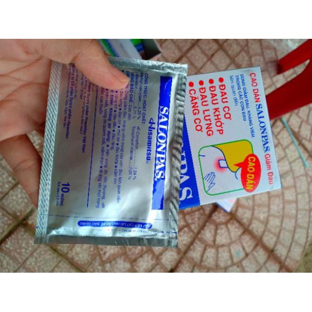 1 hộp 20 miếng cao dán SALONPAS hàng chuẩn công ty