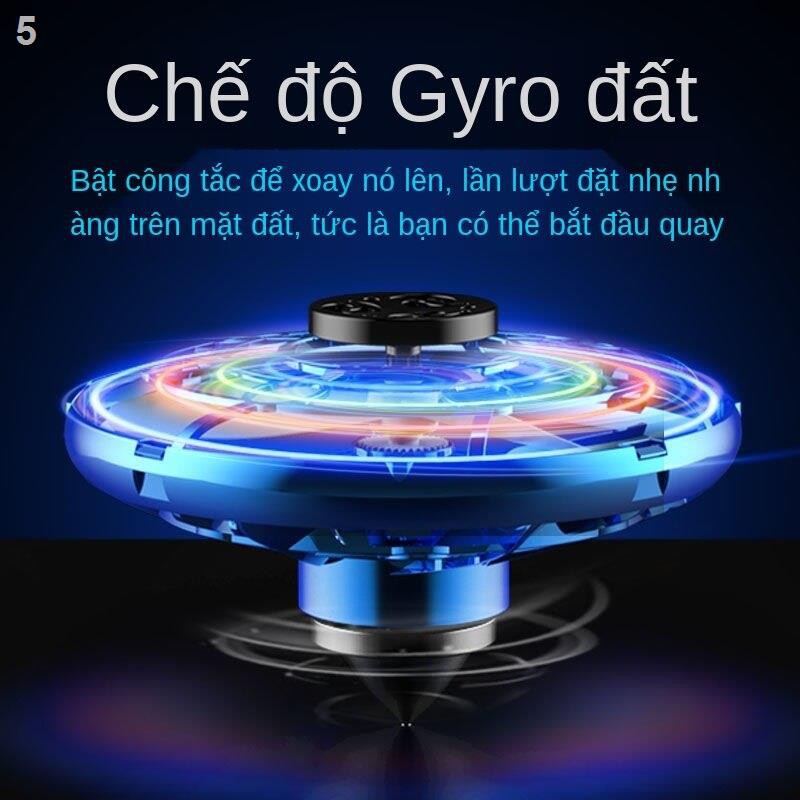 Bay con quay hồi chuyển ngón tay sáng tạo mới xoay đĩa giải nén công nghệ đen đồ chơi UFO trong nhà và ngoài trời