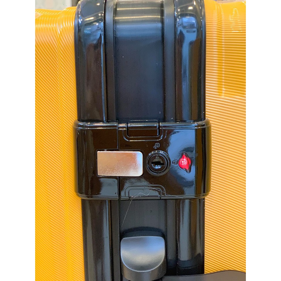 vali nhựa khóa sập màu vàng siêu hot 20"