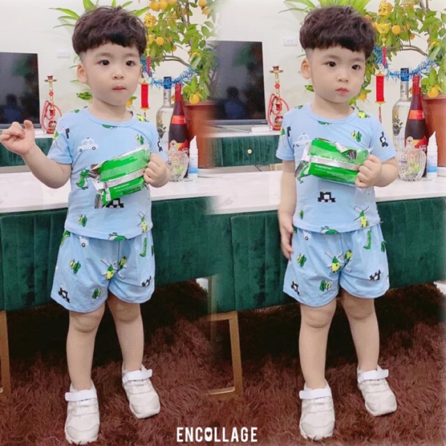 Bộ quần áo trẻ em
