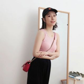 Áo ba lỗ chấm bi kèm mút đệm (có sẵn)