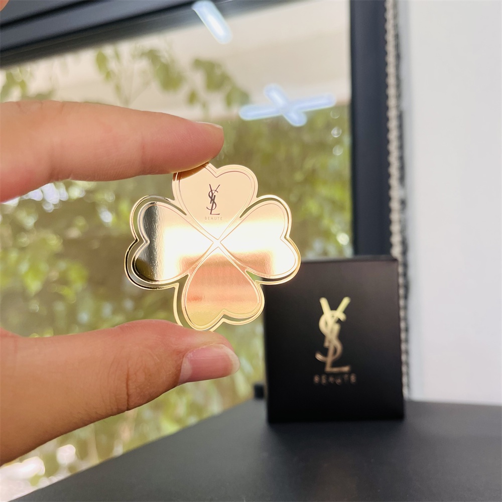 Hộp Đánh Dấu Trang Sách Kim Loại Hình Cỏ Bốn Lá Mới