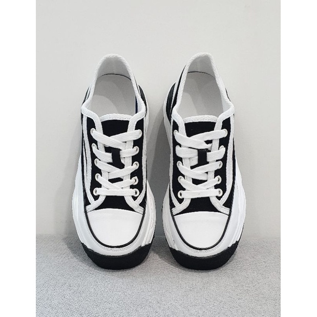 Giày thể thao nâng đế