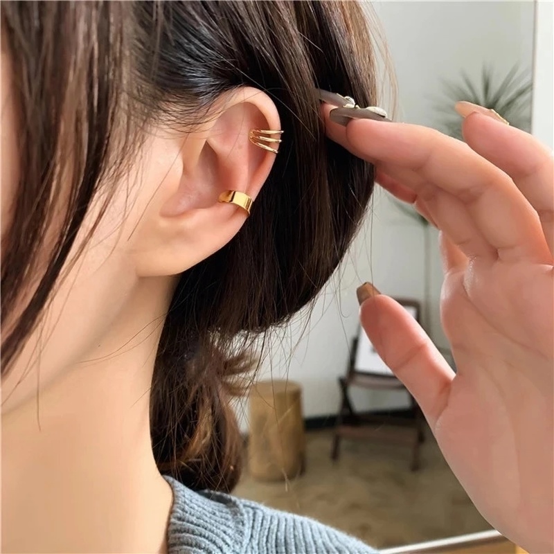 2 Khuyên Kẹp Vành Tai Màu Vàng / Bạc Dễ Thương