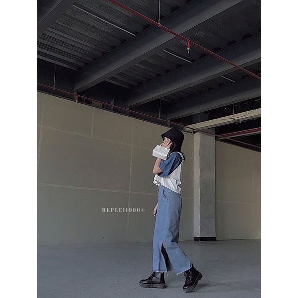 Chân váy jeans xẻ tà một bên