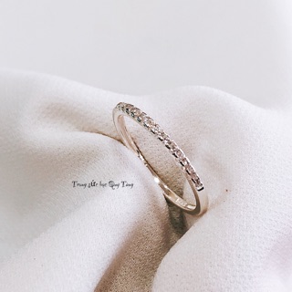 Nhẫn bạc nữ trơn một hàng đá nhỏ