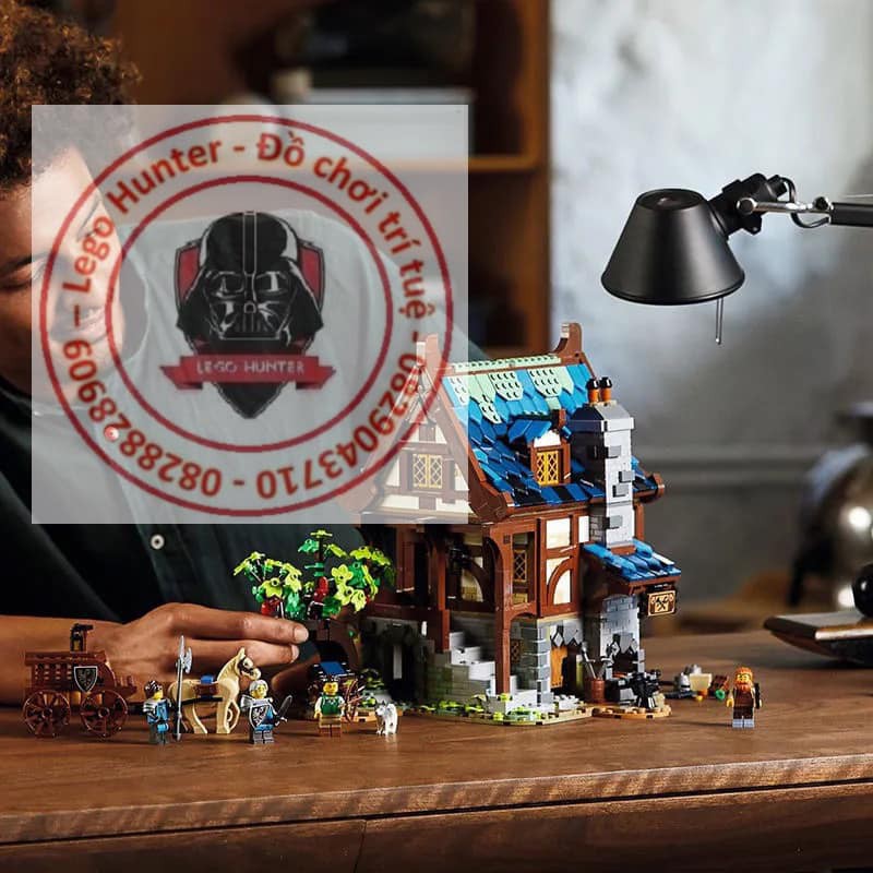 King 99909 Medieval blacksmith 21325 bộ đồ chơi lắp ráp mô hình lò rèn vũ khí thời trung cổ 2164 chi tiết