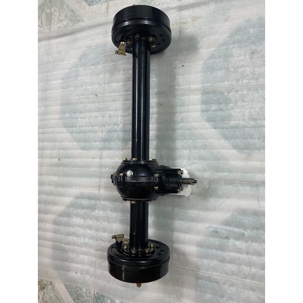 Cầu bổ đôi 70cm,cầu sau xe 3 bánh,xe 4 bánh(chiều dài phủ bì cầu 70cm,kt tim ốc bắt bánh đo chéo 7cm,đo vuông 10cm)