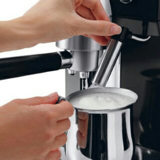 MÁY PHA CÀ PHÊ DELONGHI EC820.B