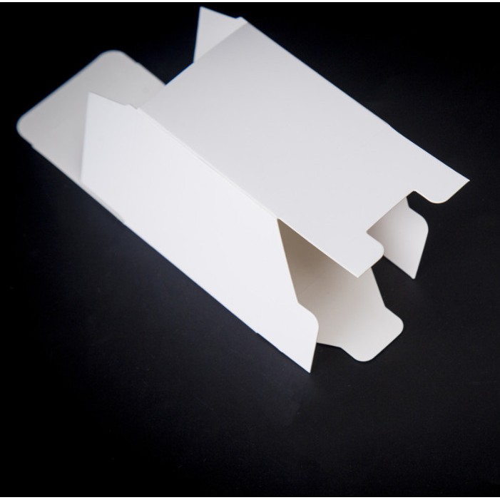 Hộp giấy hình vuông màu trắng da bò nhiều kích thước 5x5cm, 6x6cm, 7x7cm, 8x8cm.