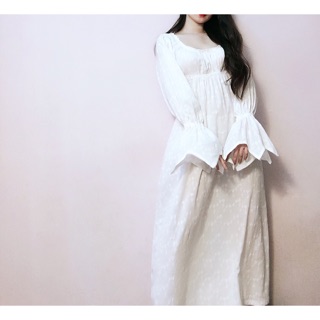 Đầm maxi xô hoa nổi tay loe