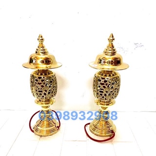Đôi đèn cao 30 cm đồng chất liệu bằng đồng cao. 30 phân hoa văn tinh tế sắc nét phong thủy tài lộc