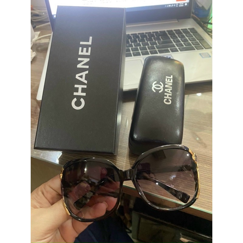 KÍNH CHANEL KÈM 2 HỘP VÀ KHĂN LAU VÀ THẺ | BigBuy360 - bigbuy360.vn