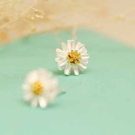 Bông tai nữ hoa cúc BT06 xinh xắn thời trang, phong cách Hàn Quốc