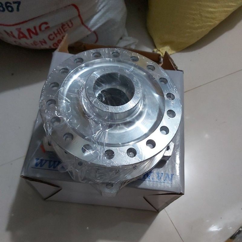 đùm trước sau exciter 150 / 135 mạ crom sáng bóng