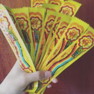 Kẹo chupa chups cầu vồng