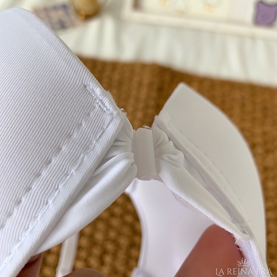 Áo lót nữ nâng ngực LA REINA BRA - LRAL007 có nút cài phía trước tiện lợi, thiết kế dây mảnh thanh thoát, gợi cảm