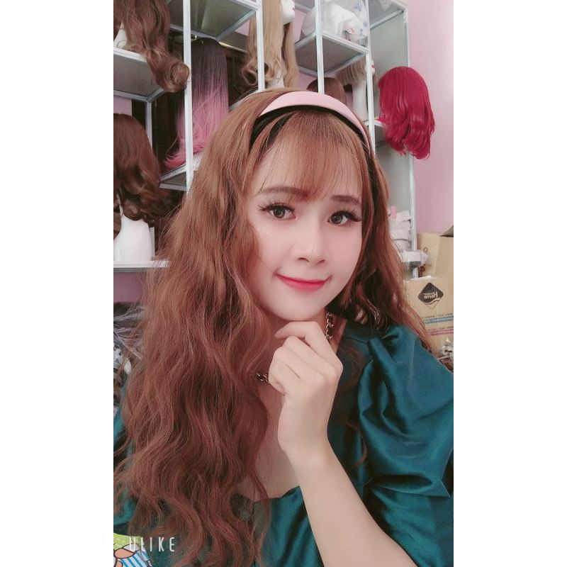 tóc giả đính cài hồng