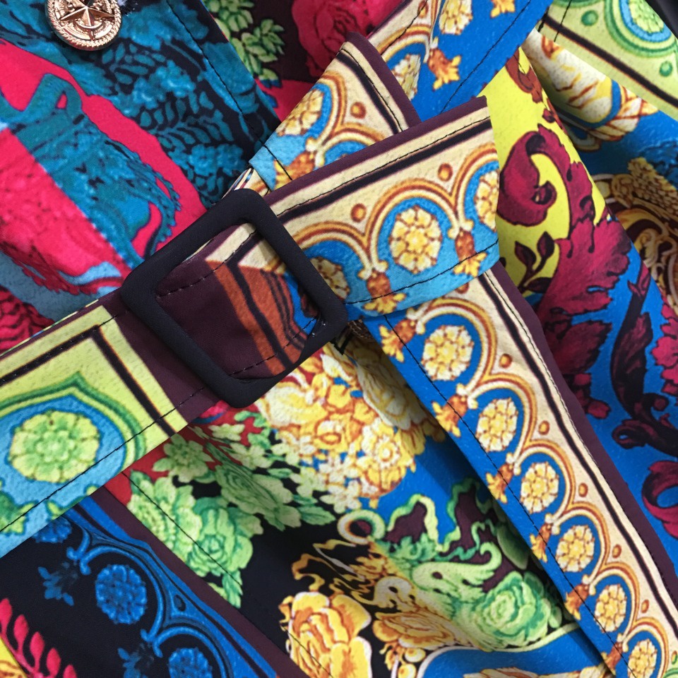 Áo khoác măng-tô nữ thời trang cao cấp Versace thiết kế họa tiết độc đáo, phong cách thời thượng