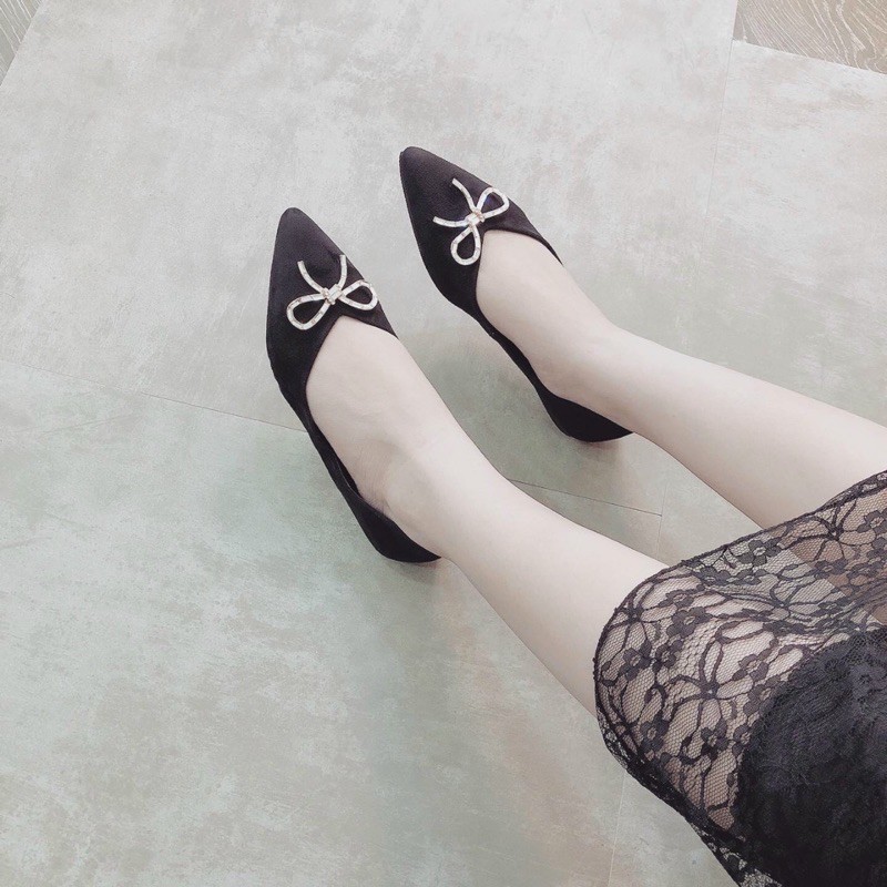 BỆT MŨI NHỌN NƠ ĐÁ