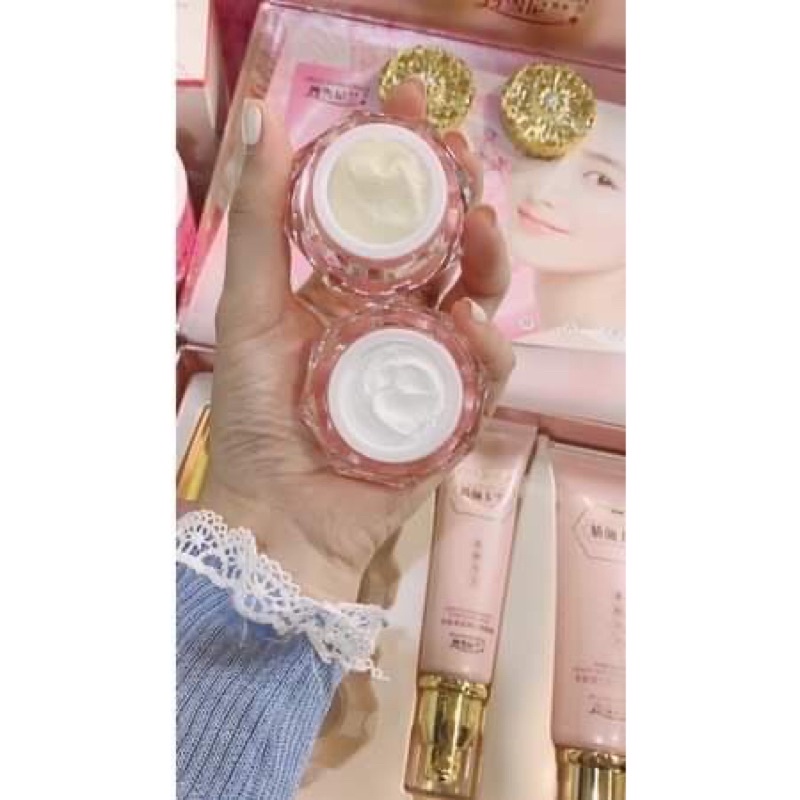 Bộ Mỹ Phẩm Hoàng Cung Hồng vip Kim Cương chính hãng