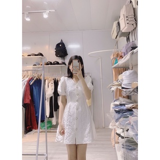 Váy hoa nổi cúc ngọc hở lưng