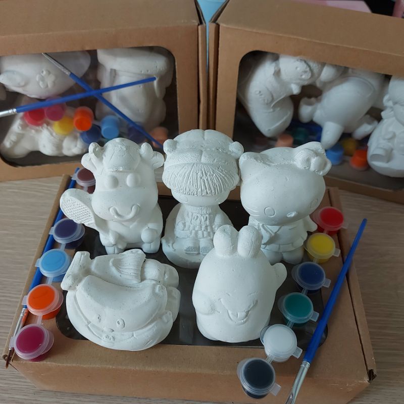 Tượng thạch cao tô mầu cho bé