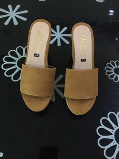 Dép xuồng 9 phân quai bản ngang da lộn