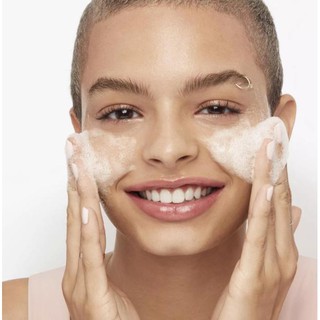 Sữa rửa mặt Olay Total Effects 7in1 Foaming Cleanser Revitalizing-Citrus Scrub Refreshing tuýp 150ml