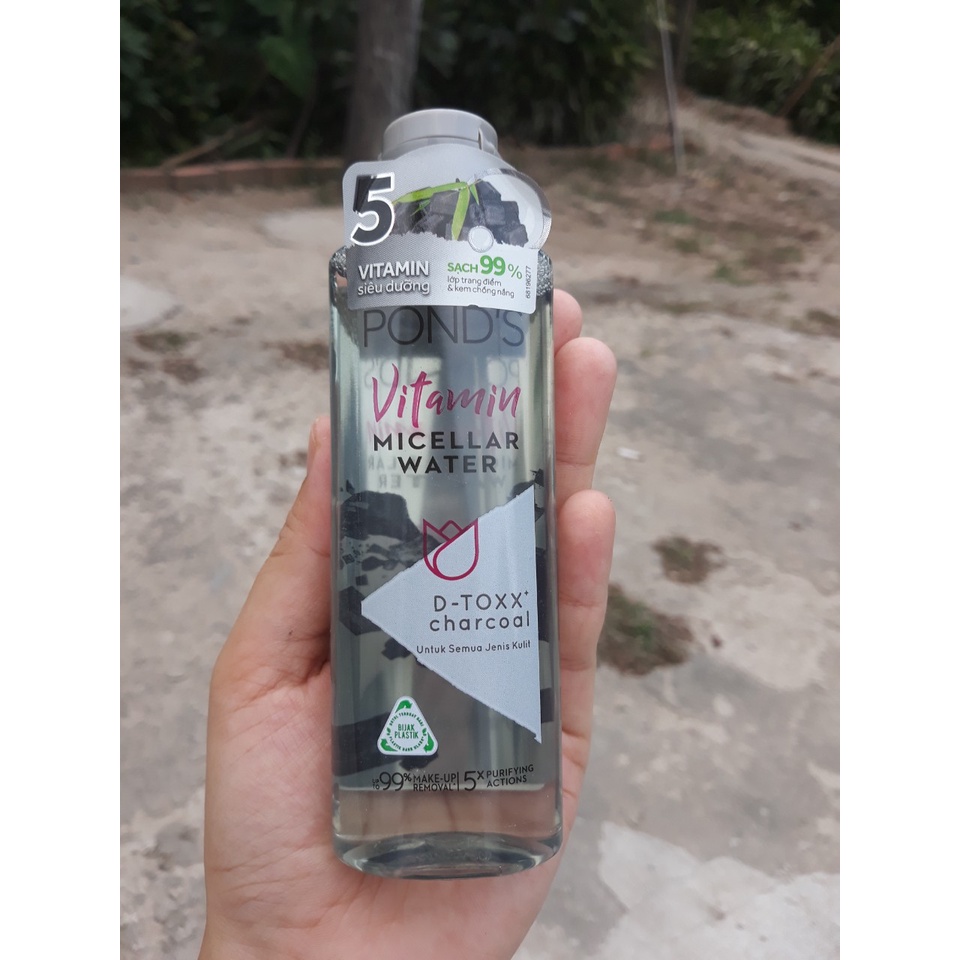 (Date 2024) Nước tẩy trang sáng da Pond's Vitamin & Than hoạt tính 100ml | BigBuy360 - bigbuy360.vn