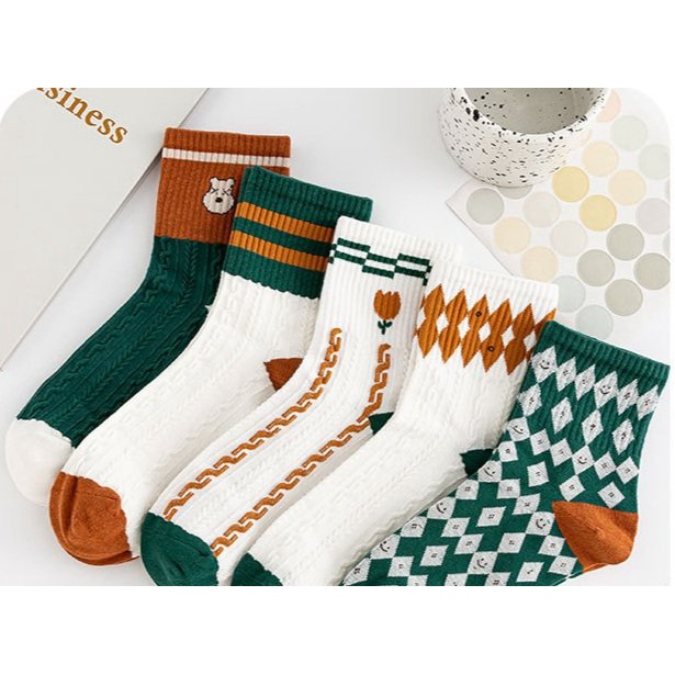 Vớ tất họa tiết cổ cao sọc quả trám gấu màu cam xanh lá