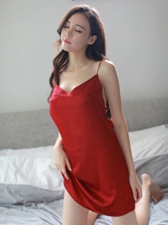 Váy ngủ lụa trơn hở lưng quyến rũ