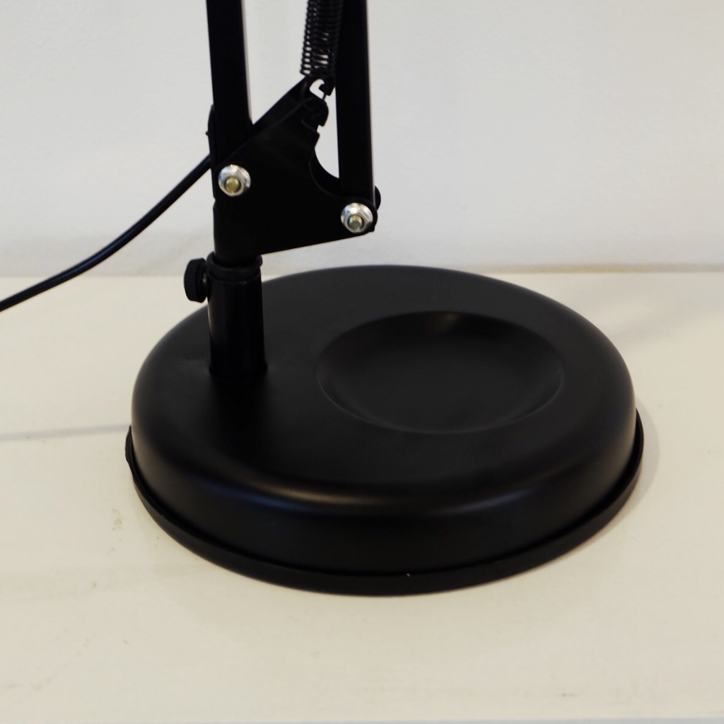 Đèn bàn học Luxo loại chao to không gây chói mắt, kim loại, cơ động xoay gập mọi hướng