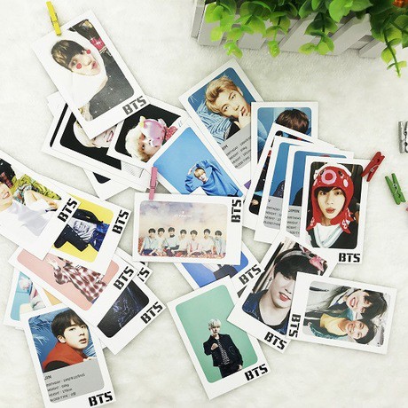 LOMO hộp nhựa BTS, GOT7, TWICE, BLACPINK, EXO set 32 tấm (tặng kèm kẹp và dây treo trang trí) | BigBuy360 - bigbuy360.vn
