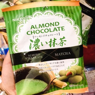 Socola matcha bọc hạnh nhân