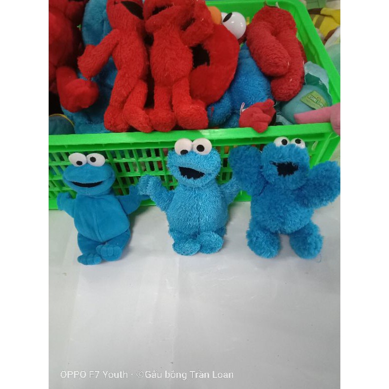 Gấu bông mắt lồi xanh đỏ