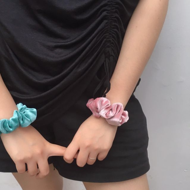 SCRUNCHIES NHUNG nhiều màu siêu xinh - Dây cột tóc vải dễ thương - SỈ LẺ SCRUNCHIES giá rẻ - Quà tặng nhỏ xinh ý nghĩa