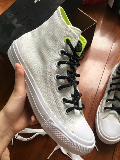 Thanh lí em Converse All Star Chuck Taylor II Shield Canvas Hi in White Volt cực hot từng làm mưa làm gió đây ạ ❤️❤️❤️