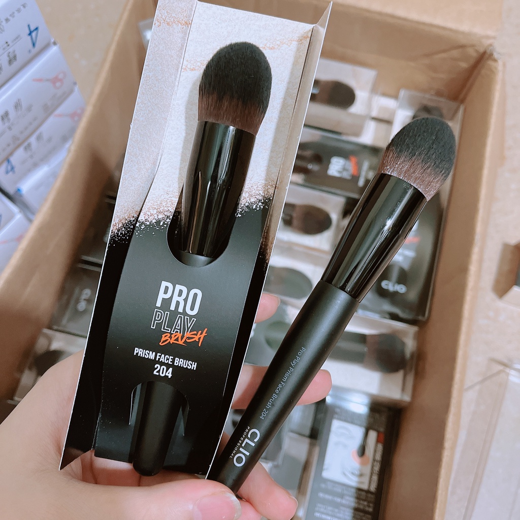 Cọ Makeup Trang Điểm Má và Highlight Clio 204 [CHÍNH HÃNG]
