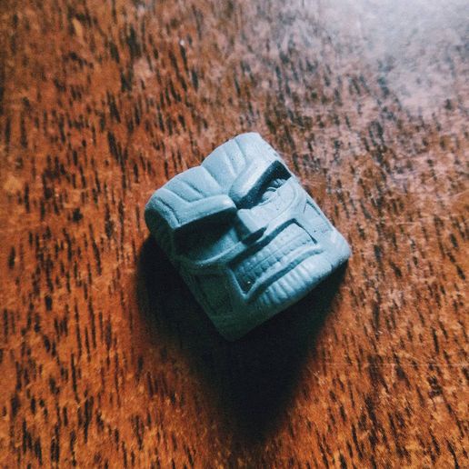 Artisan keycap - phím cơ Acttack on titan