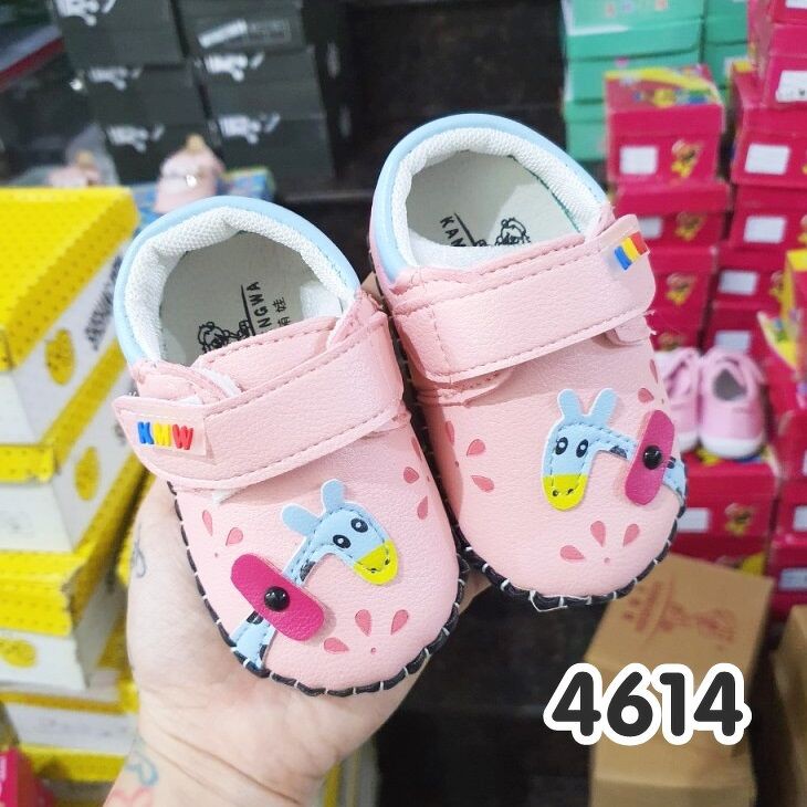 GIÀY BÍT MŨI BÉ GÁI HƯƠU CAO CỔ CÓ SIZE TỪ 16-17 (9.3-10CM)