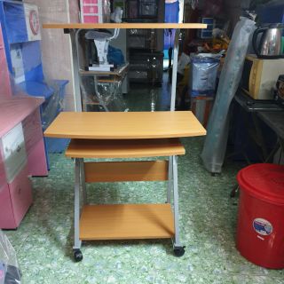 Bàn vi tính 8 tấc