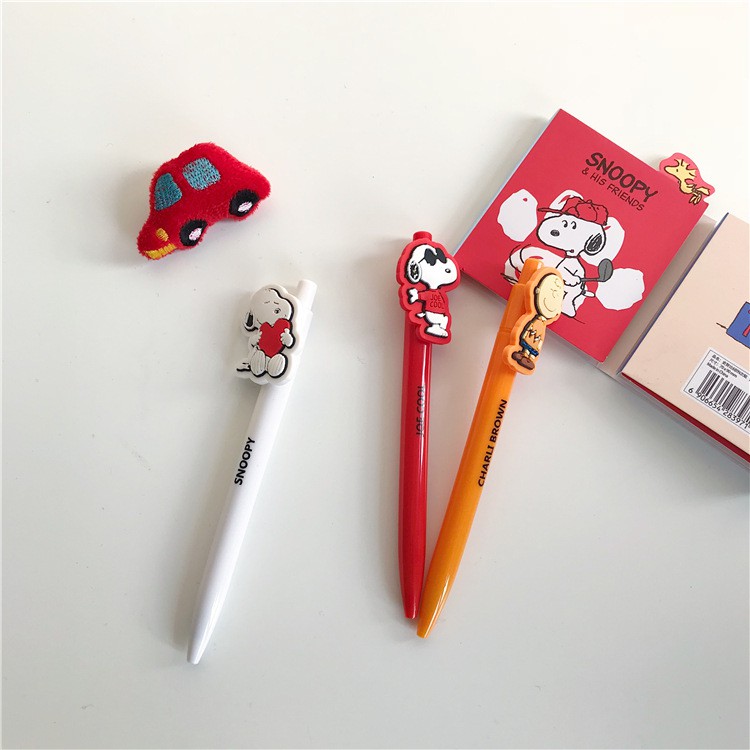 Bút gel mực đen có hình chú chó Snoopy dễ thương