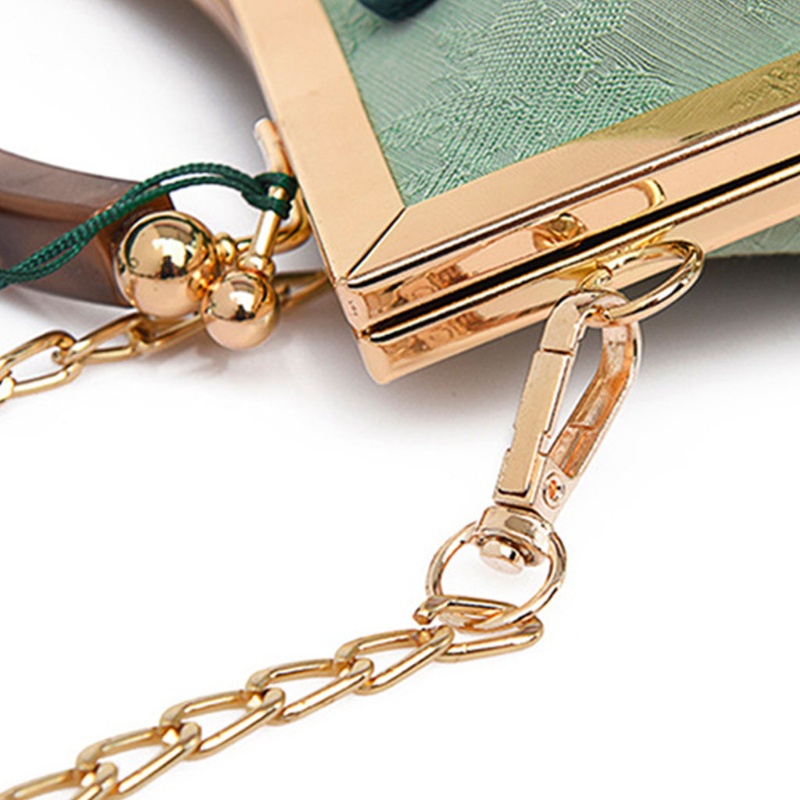 Ví Cầm Tay Thêu Hoa Phối Tua Rua Thời Trang Cho Nữ