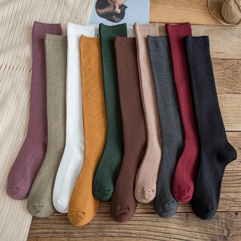 Vớ cotton dài ngang bắp chân mềm mại thoáng khí màu trơn phong cách Hàn Quốc thời trang thu đông cho nữ
