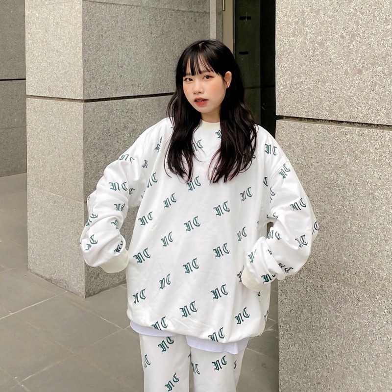 𝐋𝐎𝐆𝐎 𝐏𝐀𝐓𝐓𝐄𝐑𝐍 𝐒𝐖𝐄𝐀𝐓𝐄𝐑 (Áo tay dài full logo) | BigBuy360 - bigbuy360.vn