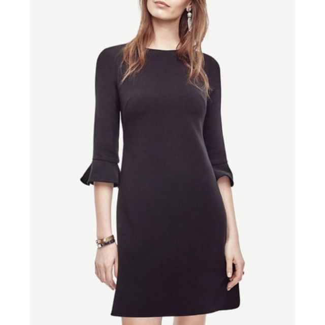 Đầm Ann Taylor Fluted Sleeve Dress