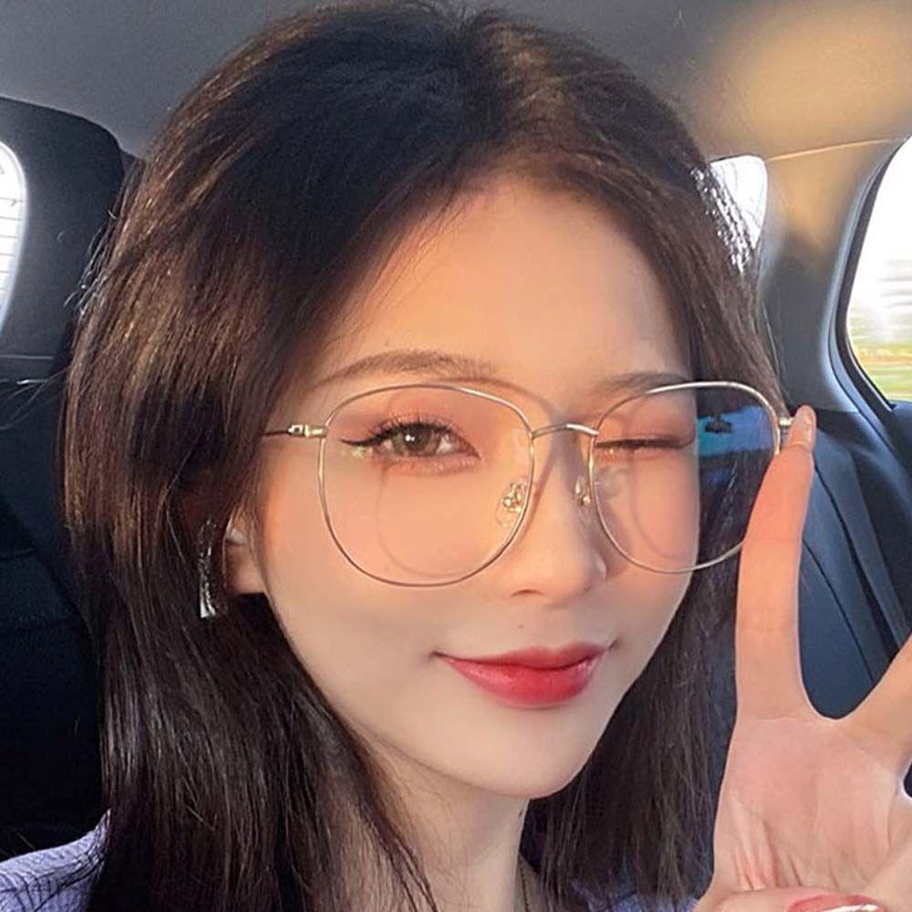 Mắt Kính Gọng Lớn Trong Suốt Chống Ánh Sáng Xanh Thời Trang Cho Nữ