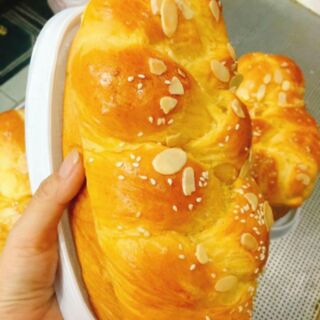Bánh mì hoa cúc có 3 3 vị để khách lựa chọn