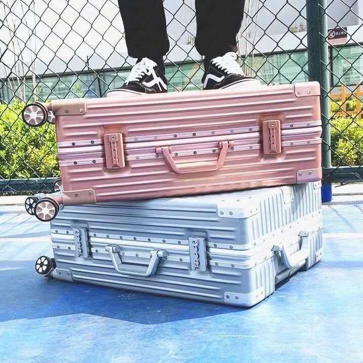 NEW 2019 VALI RIMOWA SIZE 20 + 24    Khung nhôm khoá sập